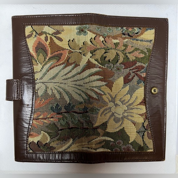 VINTAGE: St. Michael’s | Marks and Spencer tapestry wallet. - Picture 11 of 15